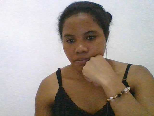 Juliah1a live cam on BongaCams