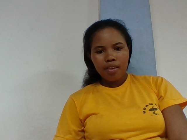Juliah1a live cam on BongaCams