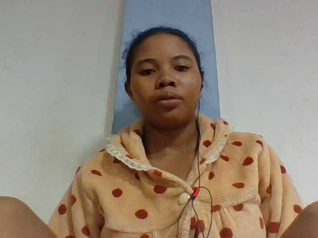 Juliah1a live cam on BongaCams