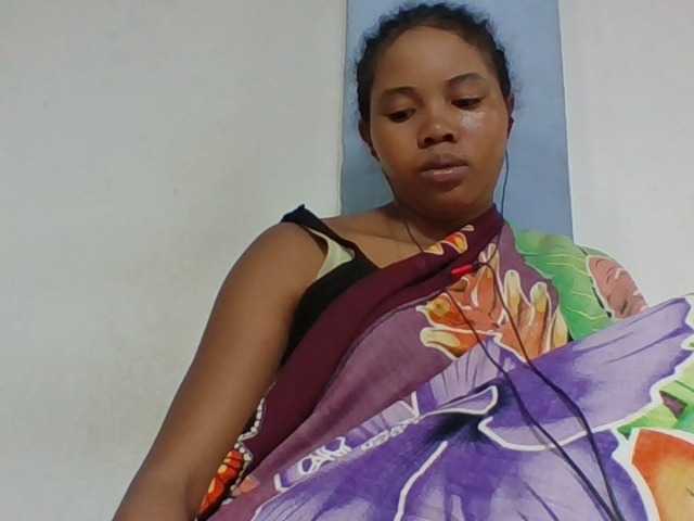 Juliah1a live cam on BongaCams
