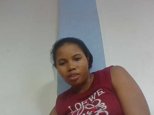 Juliah1a live cam on BongaCams