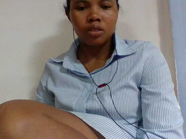 Juliah1a live cam on BongaCams