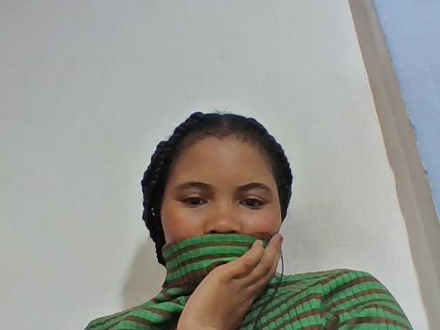 Juliah1a live cam on BongaCams