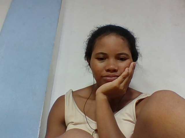 Juliah1a live cam on BongaCams