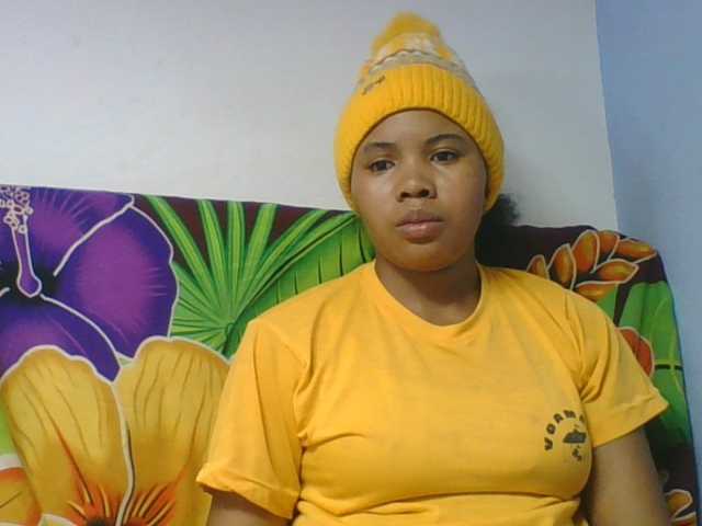 Juliah1a live cam on BongaCams
