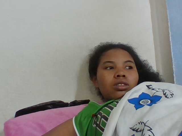 Juliah1a live cam on BongaCams