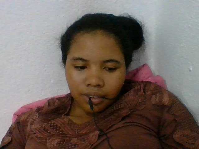Juliah1a live cam on BongaCams