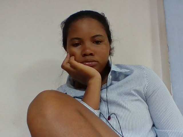 Juliah1a live cam on BongaCams