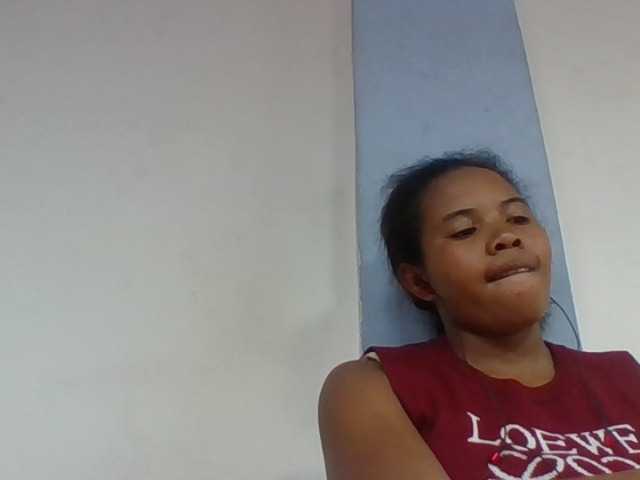 Juliah1a live cam on BongaCams