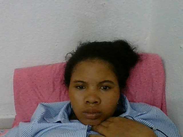 Juliah1a live cam on BongaCams
