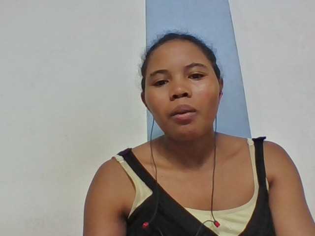 Juliah1a live cam on BongaCams
