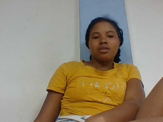 Juliah1a live cam on BongaCams