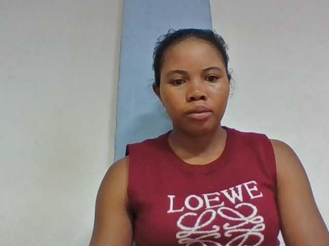 Juliah1a live cam on BongaCams
