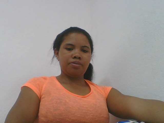 Juliah1a live cam on BongaCams