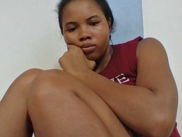 Juliah1a live cam on BongaCams