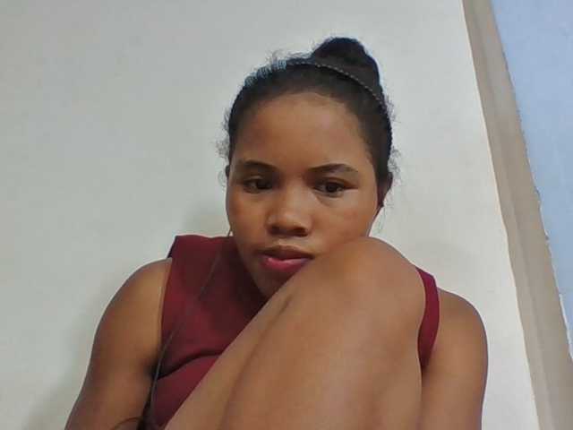 Juliah1a live cam on BongaCams