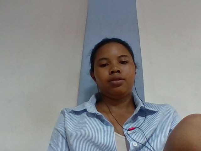 Juliah1a live cam on BongaCams