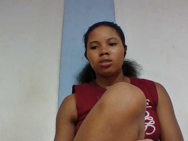 Juliah1a live cam on BongaCams