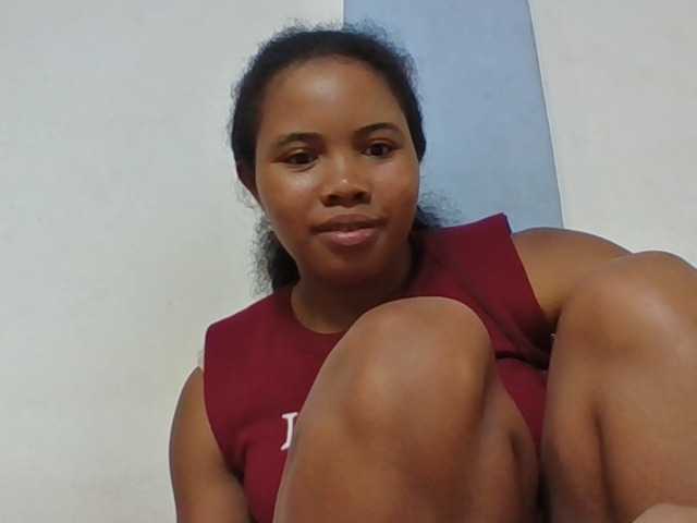 Juliah1a live cam on BongaCams