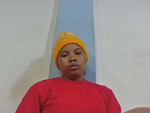 Juliah1a live cam on BongaCams