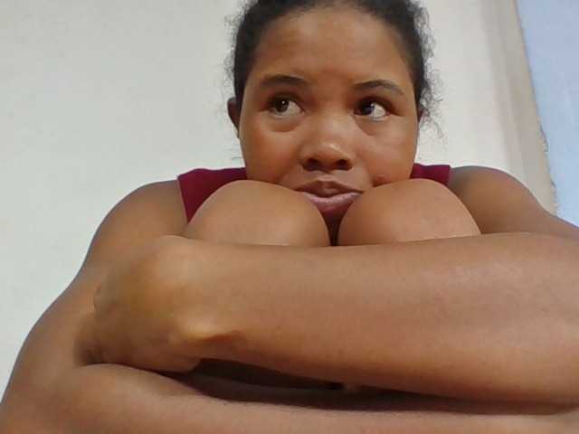 Juliah1a live cam on BongaCams