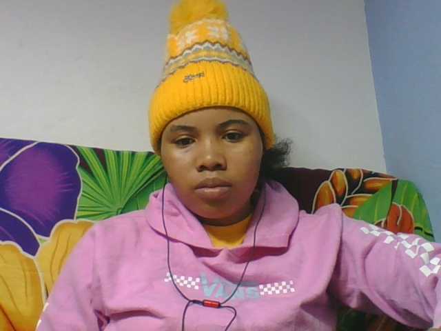 Juliah1a live cam on BongaCams