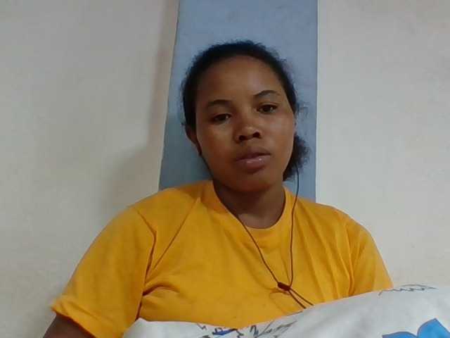 Juliah1a live cam on BongaCams