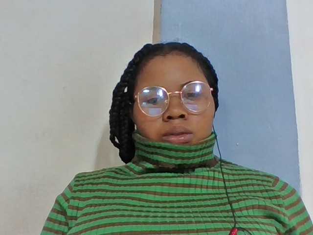 Juliah1a live cam on BongaCams