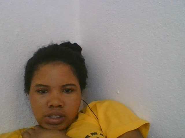 Juliah1a live cam on BongaCams