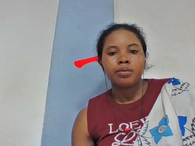 Juliah1a live cam on BongaCams