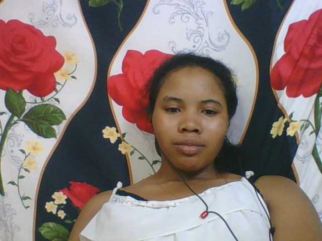 Juliah1a live cam on BongaCams