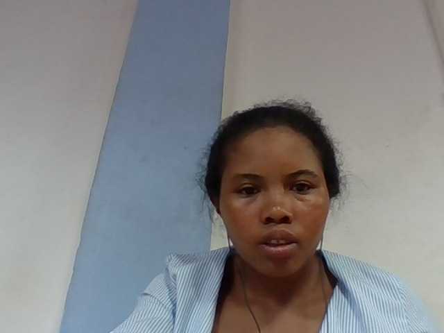 Juliah1a live cam on BongaCams