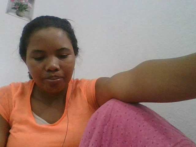 Juliah1a live cam on BongaCams
