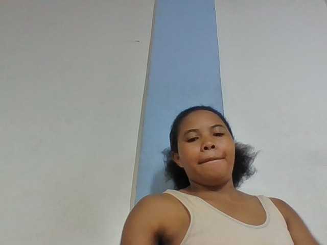 Juliah1a live cam on BongaCams