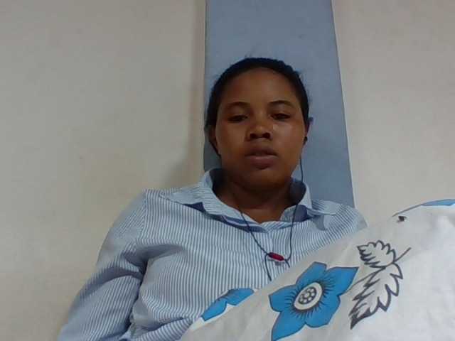 Juliah1a live cam on BongaCams