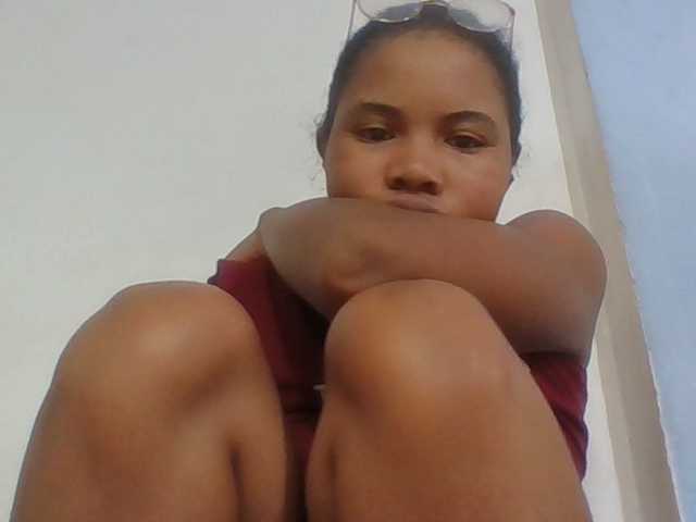 Juliah1a live cam on BongaCams