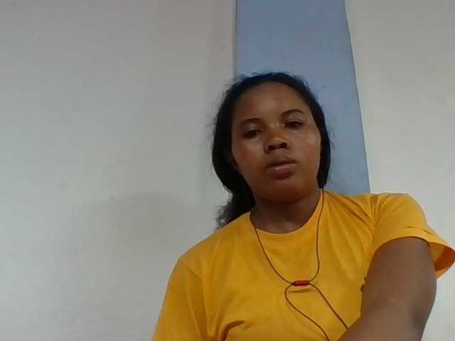 Juliah1a live cam on BongaCams