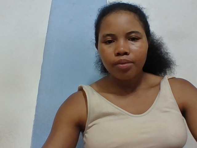 Juliah1a live cam on BongaCams