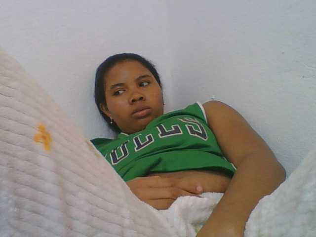 Juliah1a live cam on BongaCams