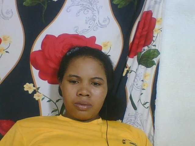 Juliah1a live cam on BongaCams