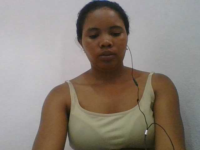 Juliah1a live cam on BongaCams