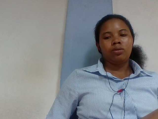 Juliah1a live cam on BongaCams