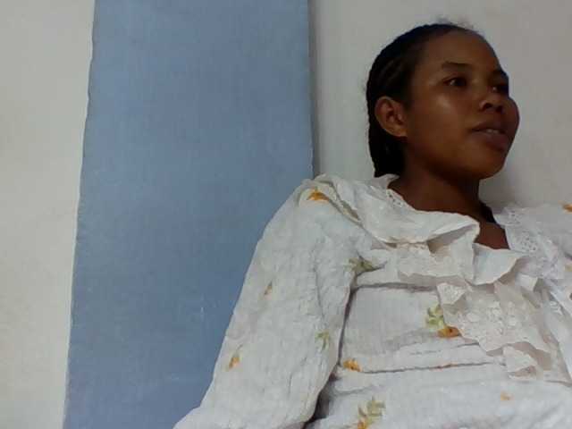 Juliah1a live cam on BongaCams