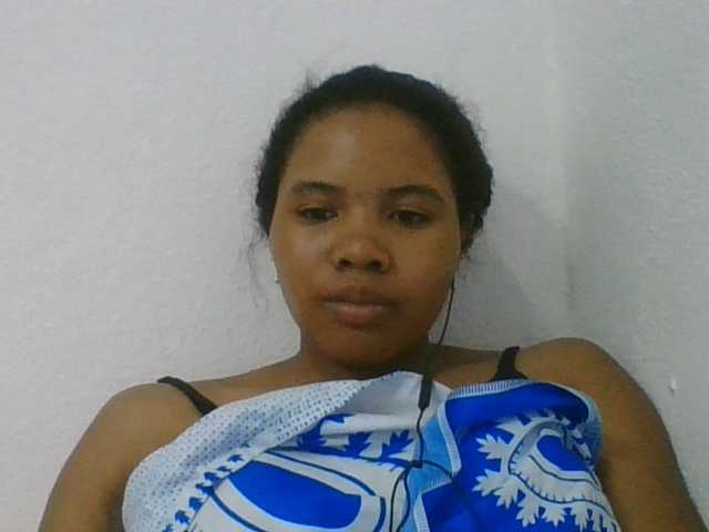 Juliah1a live cam on BongaCams