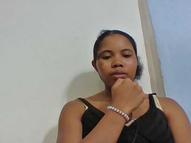 Juliah1a live cam on BongaCams