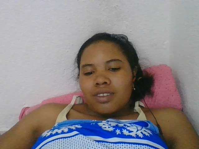 Juliah1a live cam on BongaCams