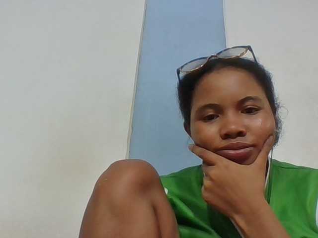 Juliah1a live cam on BongaCams