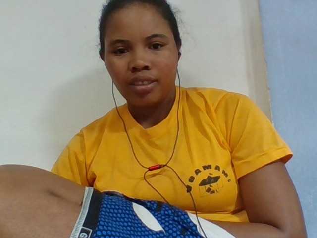 Juliah1a live cam on BongaCams
