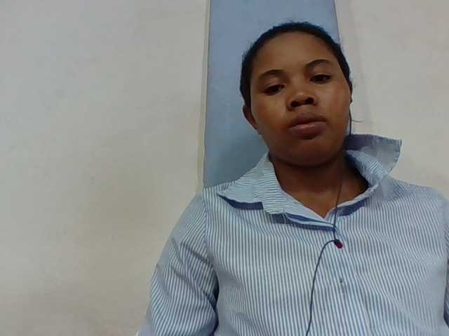 Juliah1a live cam on BongaCams
