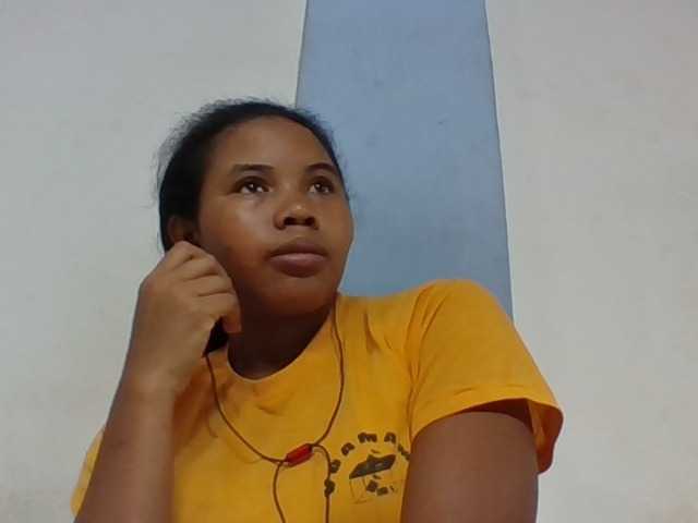 Juliah1a live cam on BongaCams